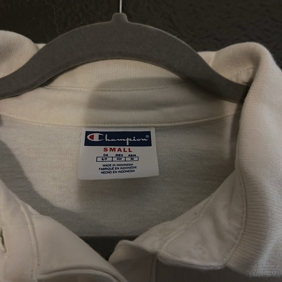 Champion cropped - Picture 3 of 4